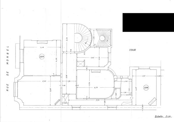 Appartement familial de 109 m² avec balcon et 3 chambres, immeuble en pierre de taille, Paris XVIIe