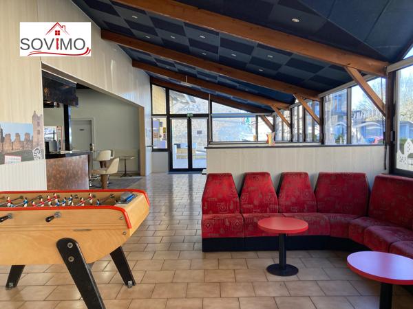 BELLE OPPORTUNITÉ COMMERCIALE : IMMEUBLE COMMERCIAL ET LOCATIF CAFETÉRIA/BAR/BILLARD, FONDS DE COMMERCE INCLUS