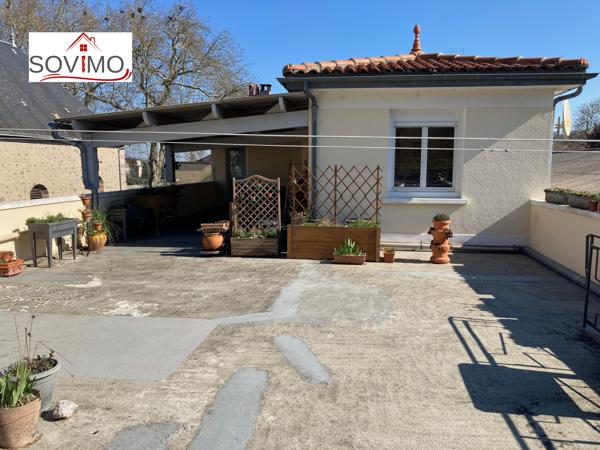 BELLE OPPORTUNITÉ COMMERCIALE : IMMEUBLE COMMERCIAL ET LOCATIF CAFETÉRIA/BAR/BILLARD, FONDS DE COMMERCE INCLUS