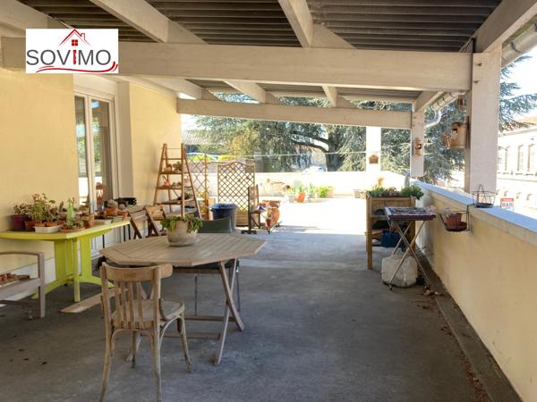 BELLE OPPORTUNITÉ COMMERCIALE : IMMEUBLE COMMERCIAL ET LOCATIF CAFETÉRIA/BAR/BILLARD, FONDS DE COMMERCE INCLUS
