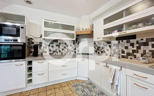 Maison à vendre    6 pièces •  Vayrac