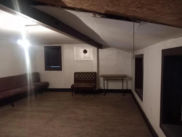 Immeuble de rapport avec local commercial loué THIERS (63)