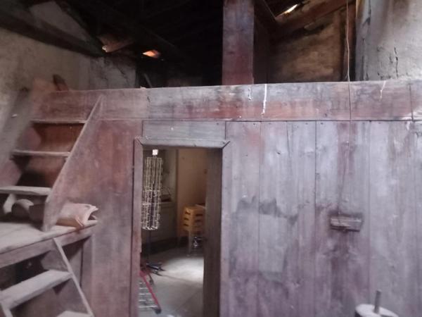 Immeuble de rapport avec local commercial loué THIERS (63)