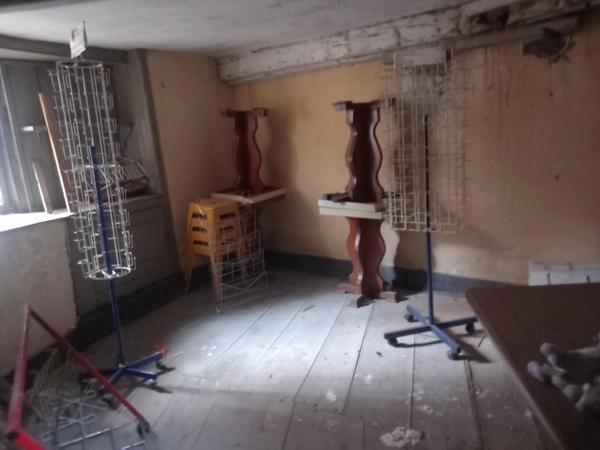 Immeuble de rapport avec local commercial loué THIERS (63)