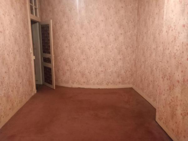 Immeuble de rapport avec local commercial loué THIERS (63)