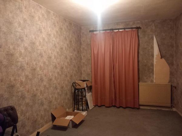 Immeuble de rapport avec local commercial loué THIERS (63)