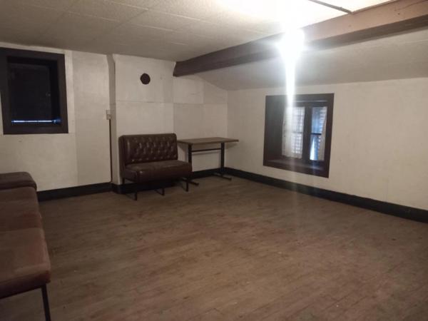 Immeuble de rapport avec local commercial loué THIERS (63)