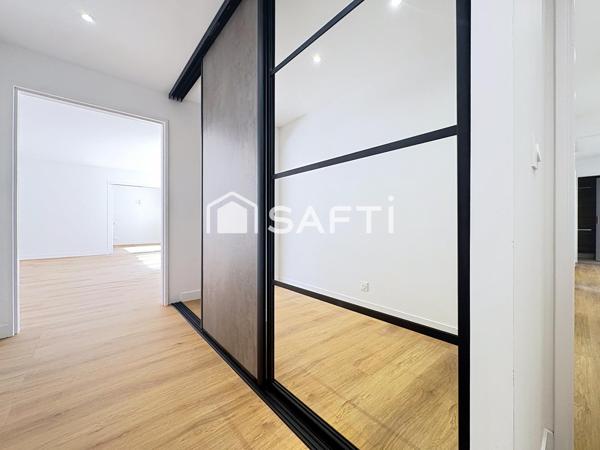 Appartement entièrement rénové avec terrasse, à 6 min à pied du RER de Chatou