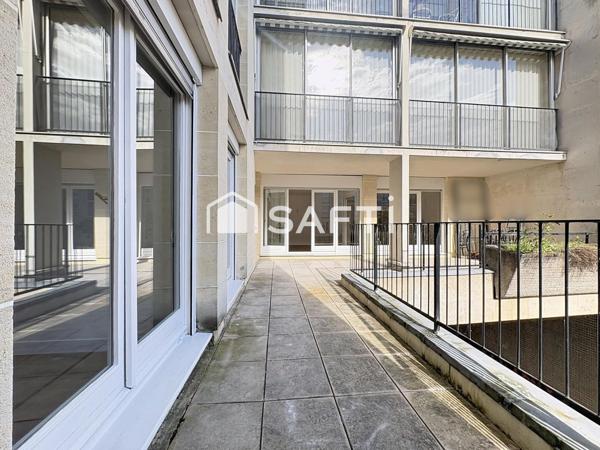 Appartement entièrement rénové avec terrasse, à 6 min à pied du RER de Chatou