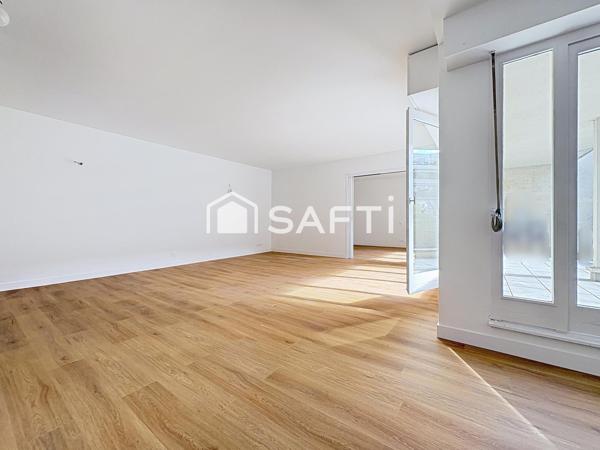 Appartement entièrement rénové avec terrasse, à 6 min à pied du RER de Chatou