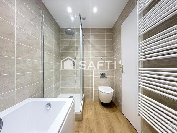 Appartement entièrement rénové avec terrasse, à 6 min à pied du RER de Chatou