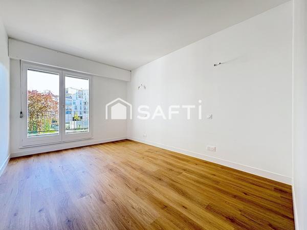 Appartement entièrement rénové avec terrasse, à 6 min à pied du RER de Chatou