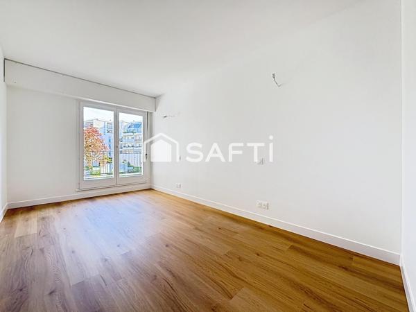 Appartement entièrement rénové avec terrasse, à 6 min à pied du RER de Chatou
