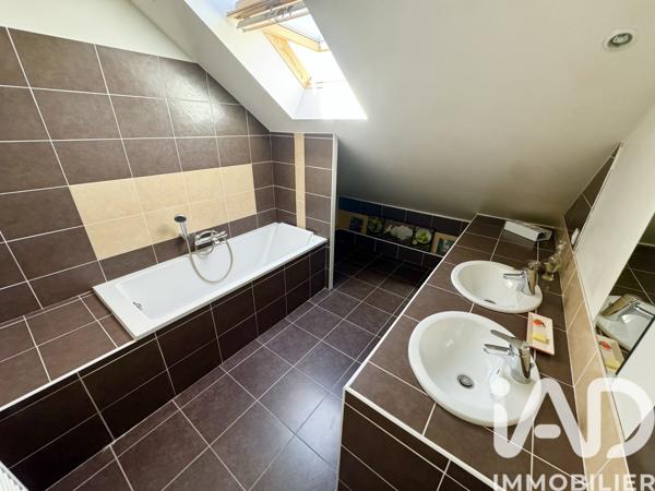 Maison à vendre 6 pièces 150 m² Saint-Hilaire-Saint-Mesmin