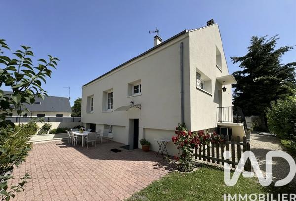 Maison à vendre 6 pièces 150 m² Saint-Hilaire-Saint-Mesmin
