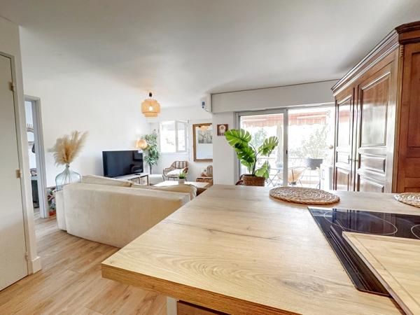 Saint Aygulf (83370) T3 transformé en T2 Saint Aygulf, terrasse, 300 mètres à pied des plages garage fermé