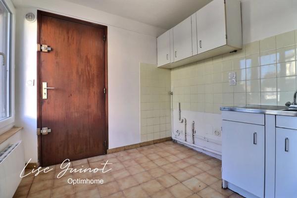 MAULE CENTRE - JARDINET ET CAVE