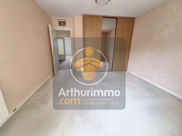 Vente                                                      Appartement
                        
                     7 pièces                      137 m2                     à Chennevières-sur-Marne