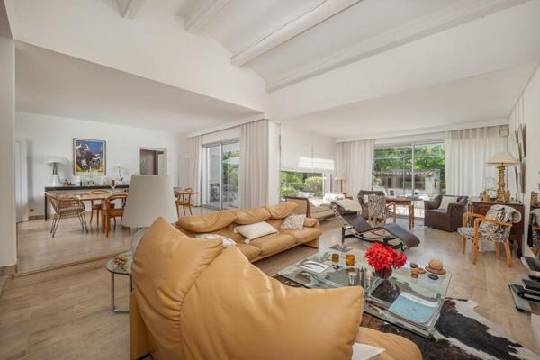 L'Élégance Architecturale Maison d'architecte Nimes 5 pièce(s) 182.8 m2