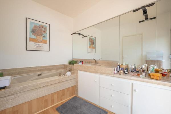 L'Élégance Architecturale Maison d'architecte Nimes 5 pièce(s) 182.8 m2