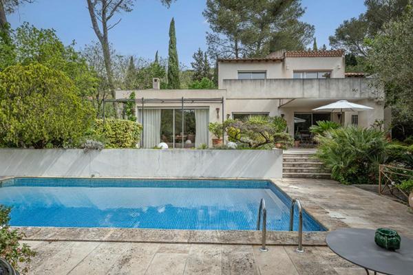 L'Élégance Architecturale Maison d'architecte Nimes 5 pièce(s) 182.8 m2