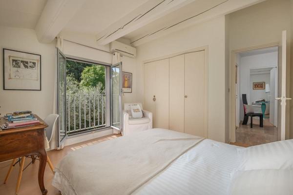 L'Élégance Architecturale Maison d'architecte Nimes 5 pièce(s) 182.8 m2