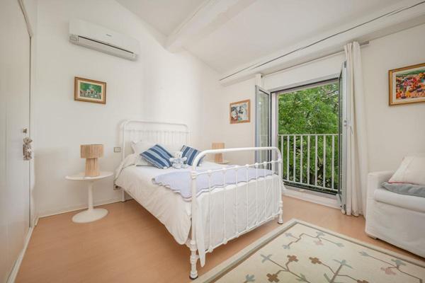 L'Élégance Architecturale Maison d'architecte Nimes 5 pièce(s) 182.8 m2