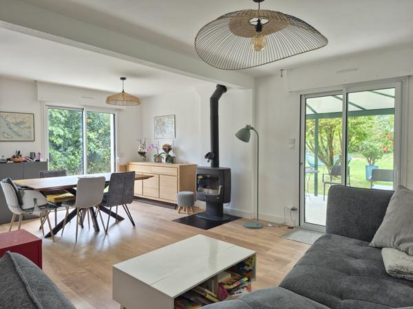 Sulniac (56250) Maison traditionnelle lumineuse dans un cadre bucolique.