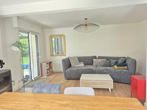 Sulniac (56250) Maison traditionnelle lumineuse dans un cadre bucolique.