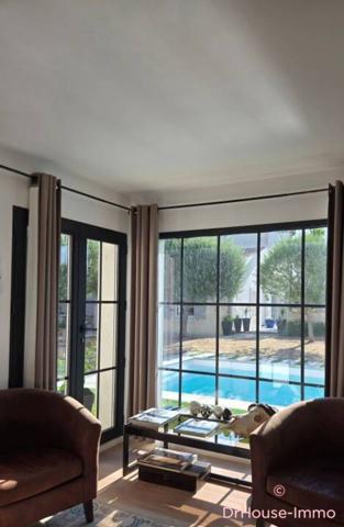 Maison à vendre 10 pièces de 300 m²