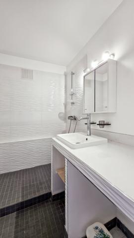 Boissière Appartement Montreuil 4 pièces 81.86 m2 avec balcons et box