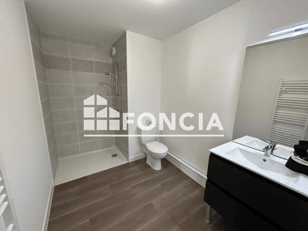Location Appartement 2 pièces 44.17 m² - 17 RUE JEAN RICHARD BLOCH Poitiers 86000