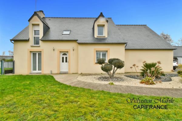 Maison contemporaine à vendre 4 chambres dont 1 au RDC, avec 2 doubles garages, (50) PONTORSON - Terrain de 2000 M²