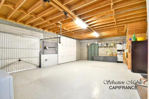 Maison contemporaine à vendre 4 chambres dont 1 au RDC, avec 2 doubles garages, (50) PONTORSON - Terrain de 2000 M²