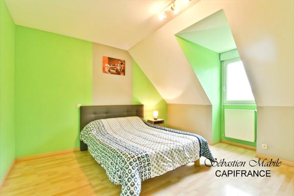 Maison contemporaine à vendre 4 chambres dont 1 au RDC, avec 2 doubles garages, (50) PONTORSON - Terrain de 2000 M²