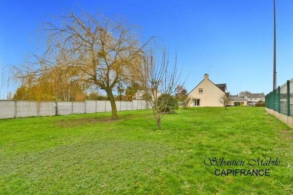 Maison contemporaine à vendre 4 chambres dont 1 au RDC, avec 2 doubles garages, (50) PONTORSON - Terrain de 2000 M²