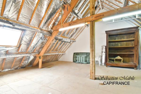 Maison contemporaine à vendre 4 chambres dont 1 au RDC, avec 2 doubles garages, (50) PONTORSON - Terrain de 2000 M²