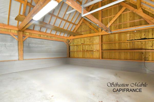 Maison contemporaine à vendre 4 chambres dont 1 au RDC, avec 2 doubles garages, (50) PONTORSON - Terrain de 2000 M²