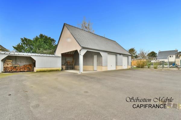 Maison contemporaine à vendre 4 chambres dont 1 au RDC, avec 2 doubles garages, (50) PONTORSON - Terrain de 2000 M²