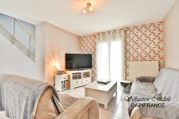 Maison contemporaine à vendre 4 chambres dont 1 au RDC, avec 2 doubles garages, (50) PONTORSON - Terrain de 2000 M²