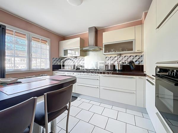 Maison familiale située dans un quartier calme