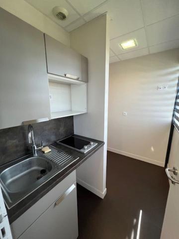 Laval Bureaux 68 m2