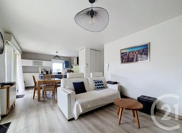 Appartement F3 à vendre  3 pièces - 61,47 m 2   CLERMONT FERRAND  - 63