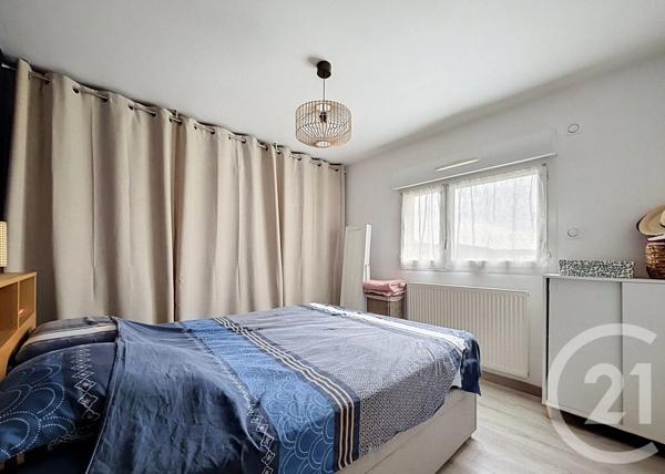 Appartement F3 à vendre  3 pièces - 61,47 m 2   CLERMONT FERRAND  - 63