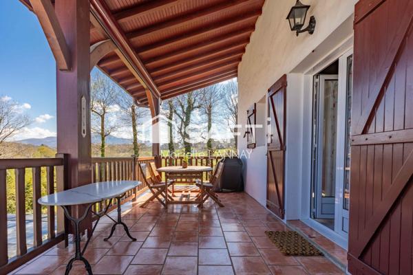 Belle maison familiale avec vue sur les montagnes