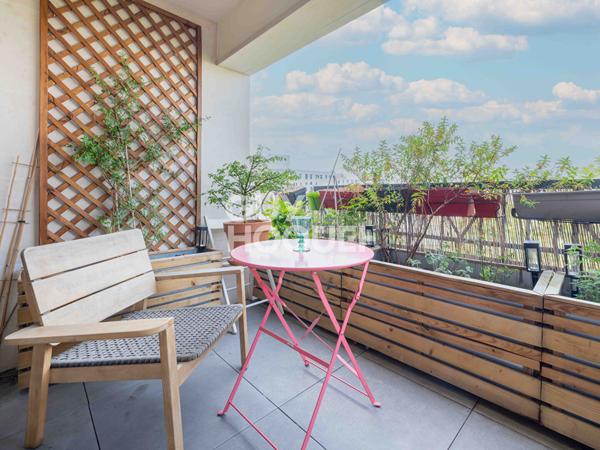 T3 lumineux avec balcon sans vis-à-vis et vue dégagée sur le Sacré-Coeur