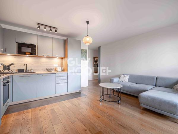 T3 lumineux avec balcon sans vis-à-vis et vue dégagée sur le Sacré-Coeur