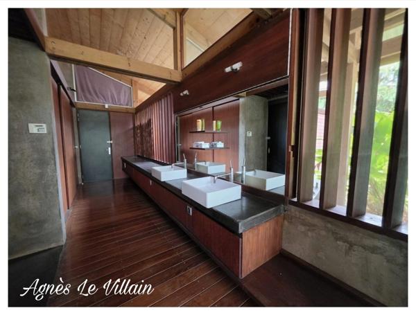 Villa d'Architecte d'Exception sur 4 500 m2 Vue Mer
