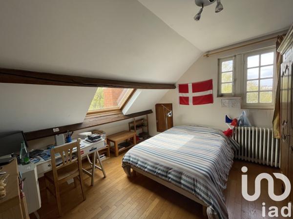 Maison 6 pièces de 135 m² à Vaux-le-Pénil (77000)