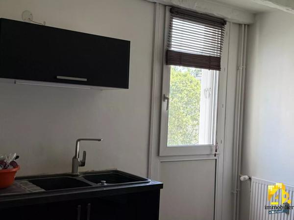 Appartement - 5 pièces - 121 m²